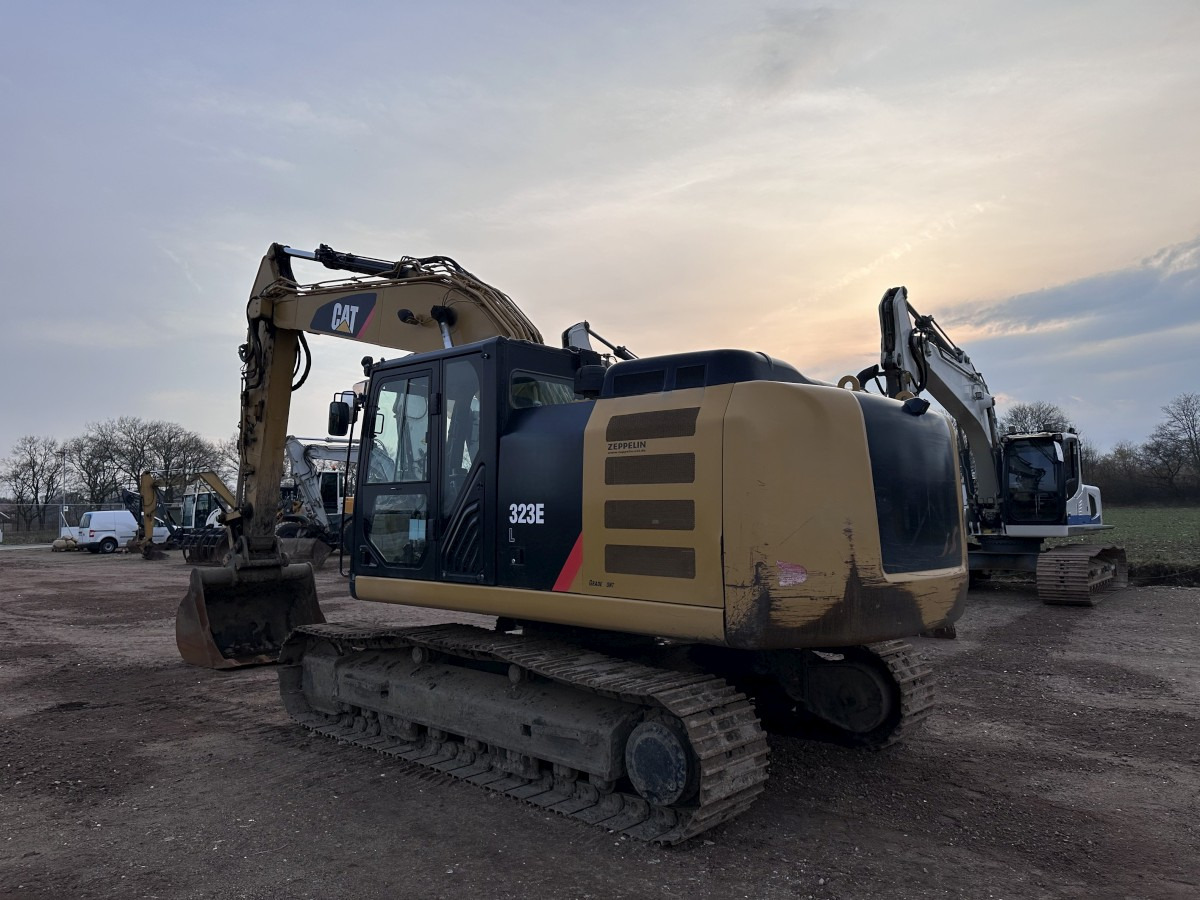 CATERPILLAR 323 EL Deutsche Maschine! Top !!! - Kāpurķēžu ekskavators: foto 3 CATERPILLAR 323 EL Deutsche Maschine! Top !!! - Kāpurķēžu ekskavators: foto 3