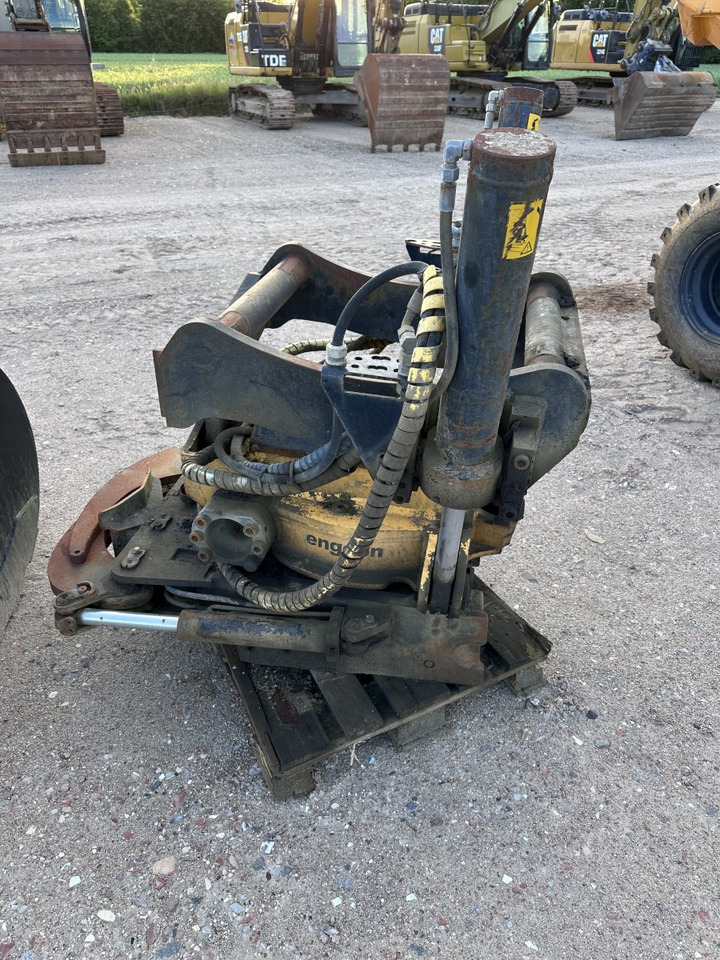 ENGCON EC 30 - S80 GR30 -S80 - SVAB Engcon Rototilt - Tiltrotator - Tiltrotators: foto 2 ENGCON EC 30 - S80 GR30 -S80 - SVAB Engcon Rototilt - Tiltrotator - Tiltrotators: foto 2