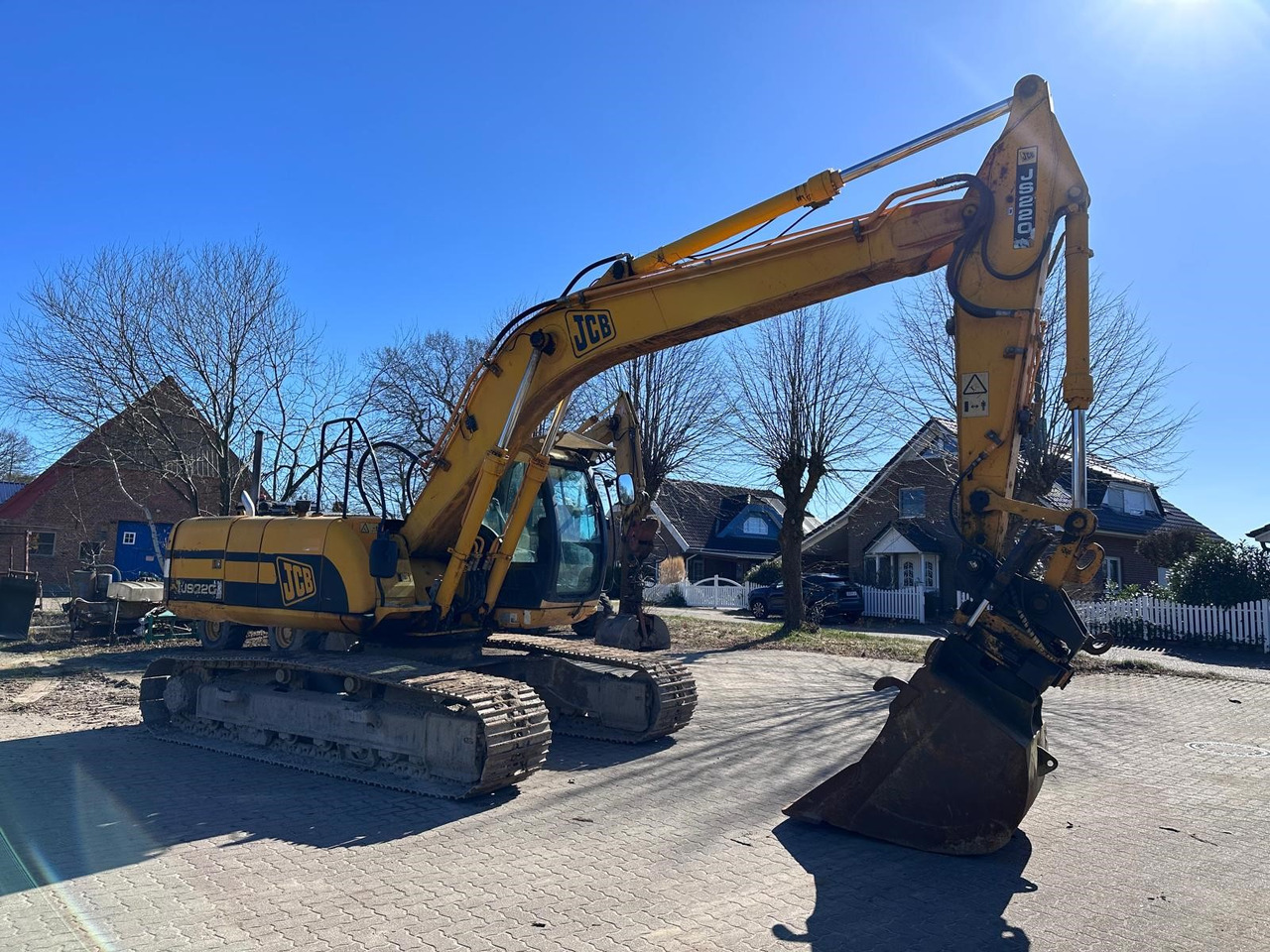 JCB JS 220 LC ISUZU Turbo 175 Hp Rototilt Klima - Kāpurķēžu ekskavators: foto 1 JCB JS 220 LC ISUZU Turbo 175 Hp Rototilt Klima - Kāpurķēžu ekskavators: foto 1