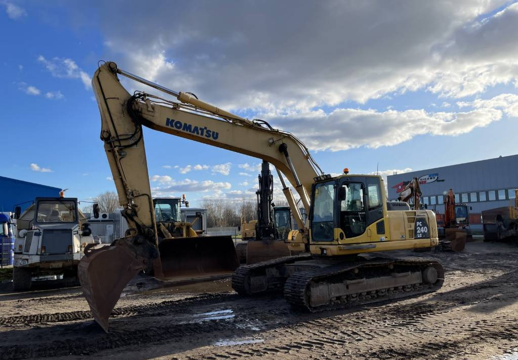 Komatsu PC 240LC-8 Hammerlines Klima 2 buckets - Kāpurķēžu ekskavators: foto 3 Komatsu PC 240LC-8 Hammerlines Klima 2 buckets - Kāpurķēžu ekskavators: foto 3