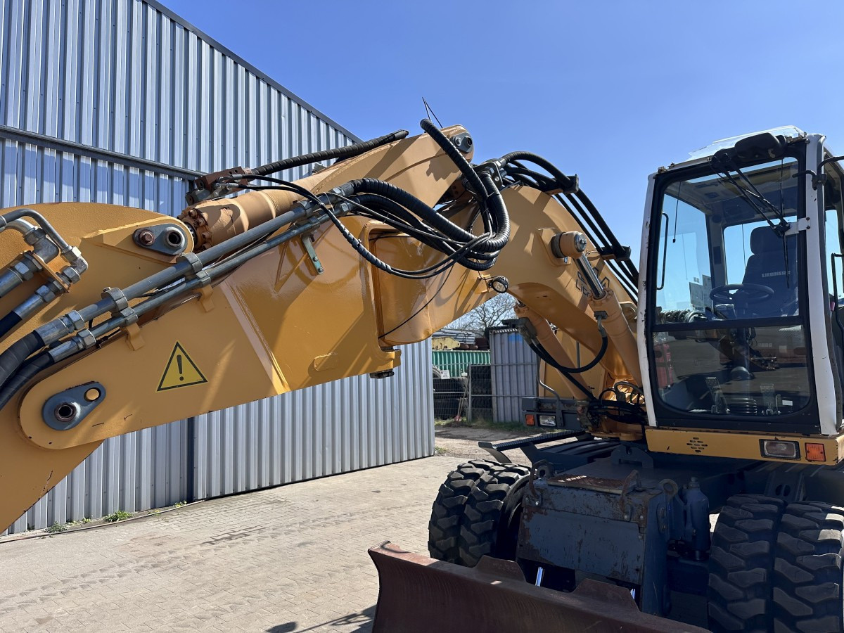 Riteņu ekskavators LIEBHERR A 314 All hydr. lines SW 33- 30 Km/h: foto 38