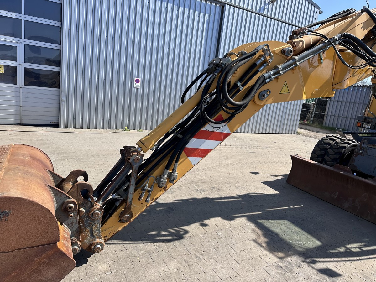 Riteņu ekskavators LIEBHERR A 314 All hydr. lines SW 33- 30 Km/h: foto 37