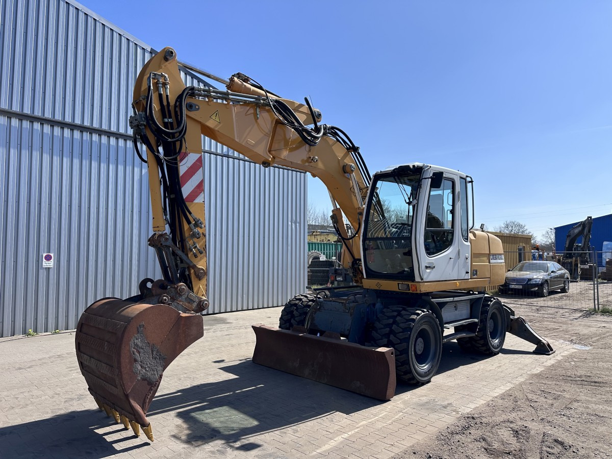 Riteņu ekskavators LIEBHERR A 314 All hydr. lines SW 33- 30 Km/h: foto 6