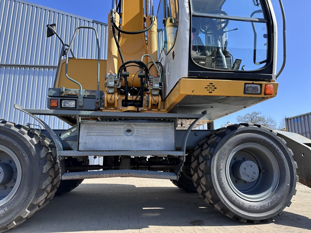 Riteņu ekskavators LIEBHERR A 314 All hydr. lines SW 33- 30 Km/h: foto 45