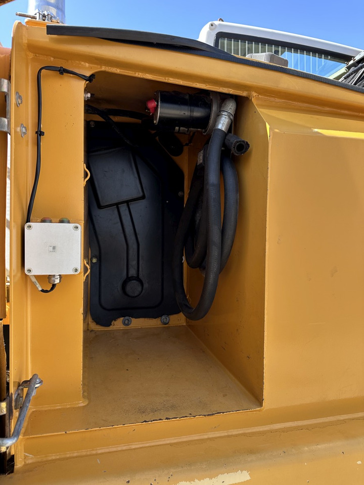 Riteņu ekskavators LIEBHERR A 314 All hydr. lines SW 33- 30 Km/h: foto 27