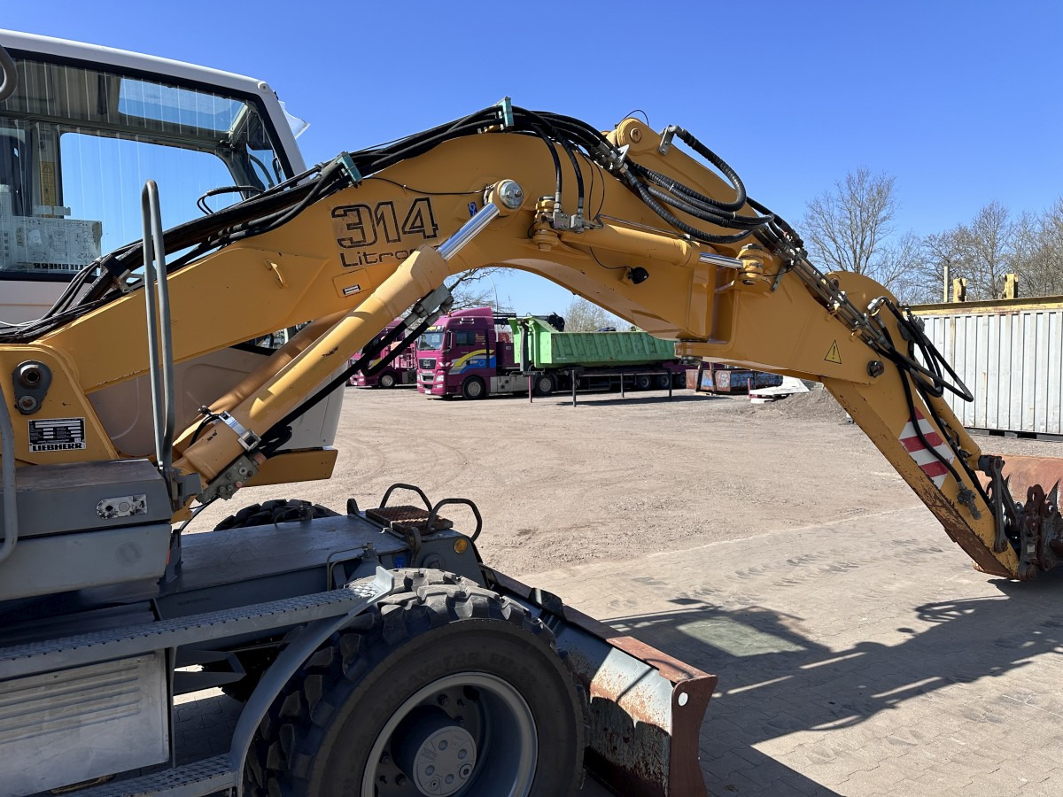 Riteņu ekskavators LIEBHERR A 314 All hydr. lines SW 33- 30 Km/h: foto 40