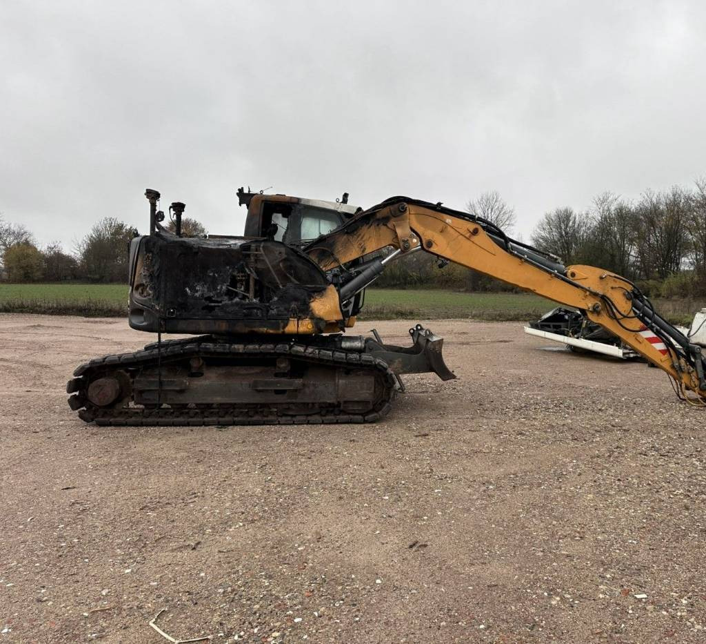 Liebherr 914 Compact for parts breaking dismantling - Kāpurķēžu ekskavators: foto 2 Liebherr 914 Compact for parts breaking dismantling - Kāpurķēžu ekskavators: foto 2