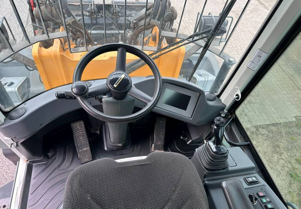 Riteņu iekrāvējs Liebherr L 514 Stereo +30 Kmh Klima 3er Kreis Greifschaufel: foto 10