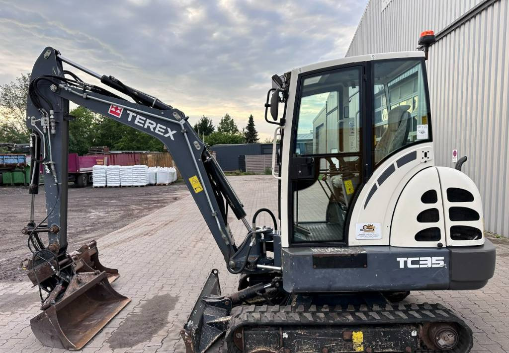 Terex TC 35 mit 3 Löffel - Mini-ekskavators: foto 1 Terex TC 35 mit 3 Löffel - Mini-ekskavators: foto 1