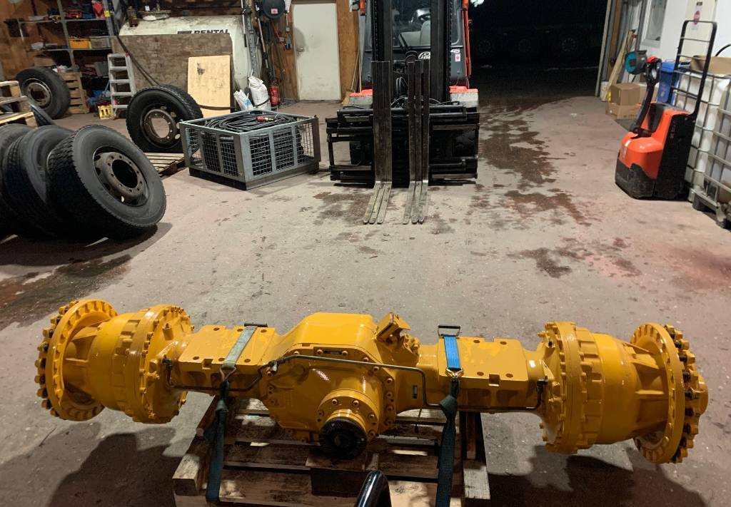 Volvo L220 E-F Achse - Axle - Hubgerüst - short boom - Riteņu iekrāvējs: foto 3 Volvo L220 E-F Achse - Axle - Hubgerüst - short boom - Riteņu iekrāvējs: foto 3