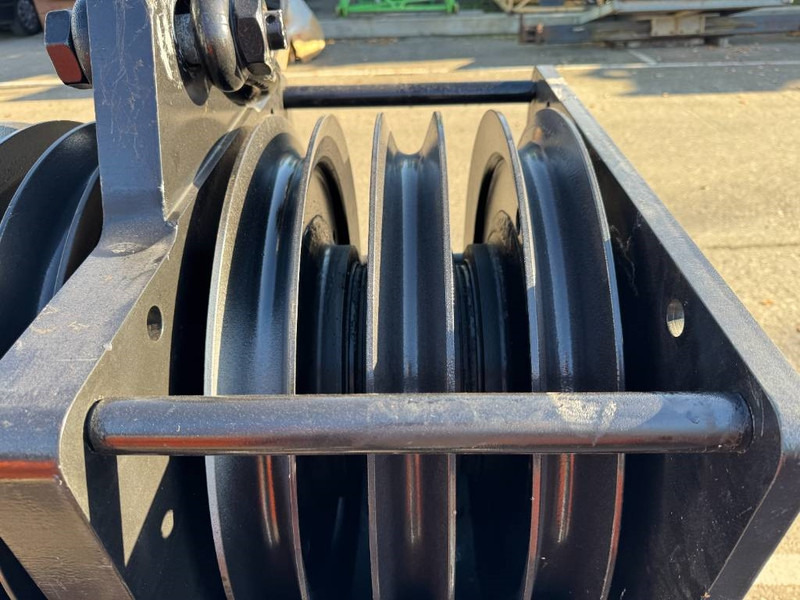 Kobelco CKE 2500 - Celtnis-manipulators - Celtniecības tehnika: foto 5 Kobelco CKE 2500 - Celtnis-manipulators - Celtniecības tehnika: foto 5