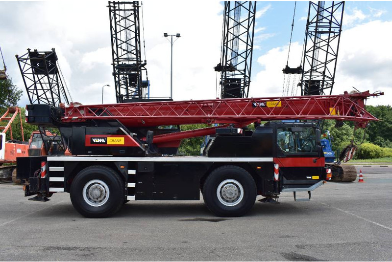 Liebherr LTM 1030-2 - Visurgājējs celtnis: foto 5 Liebherr LTM 1030-2 - Visurgājējs celtnis: foto 5