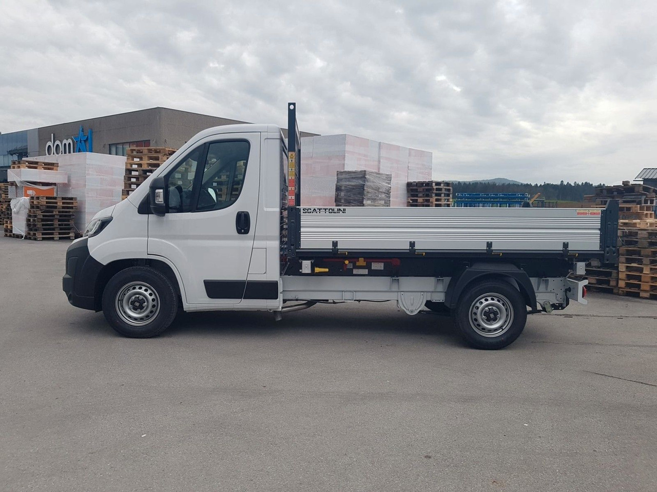 Fiat Ducato 35H L2H1 EKA 3-Seiten-Kipper 180 PS AHK - Komercauto pašizgāzējs: foto 2 Fiat Ducato 35H L2H1 EKA 3-Seiten-Kipper 180 PS AHK - Komercauto pašizgāzējs: foto 2