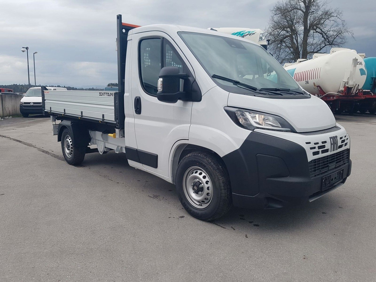 Fiat Ducato 35H L2H1 EKA 3-Seiten-Kipper 180 PS AHK - Komercauto pašizgāzējs: foto 4 Fiat Ducato 35H L2H1 EKA 3-Seiten-Kipper 180 PS AHK - Komercauto pašizgāzējs: foto 4