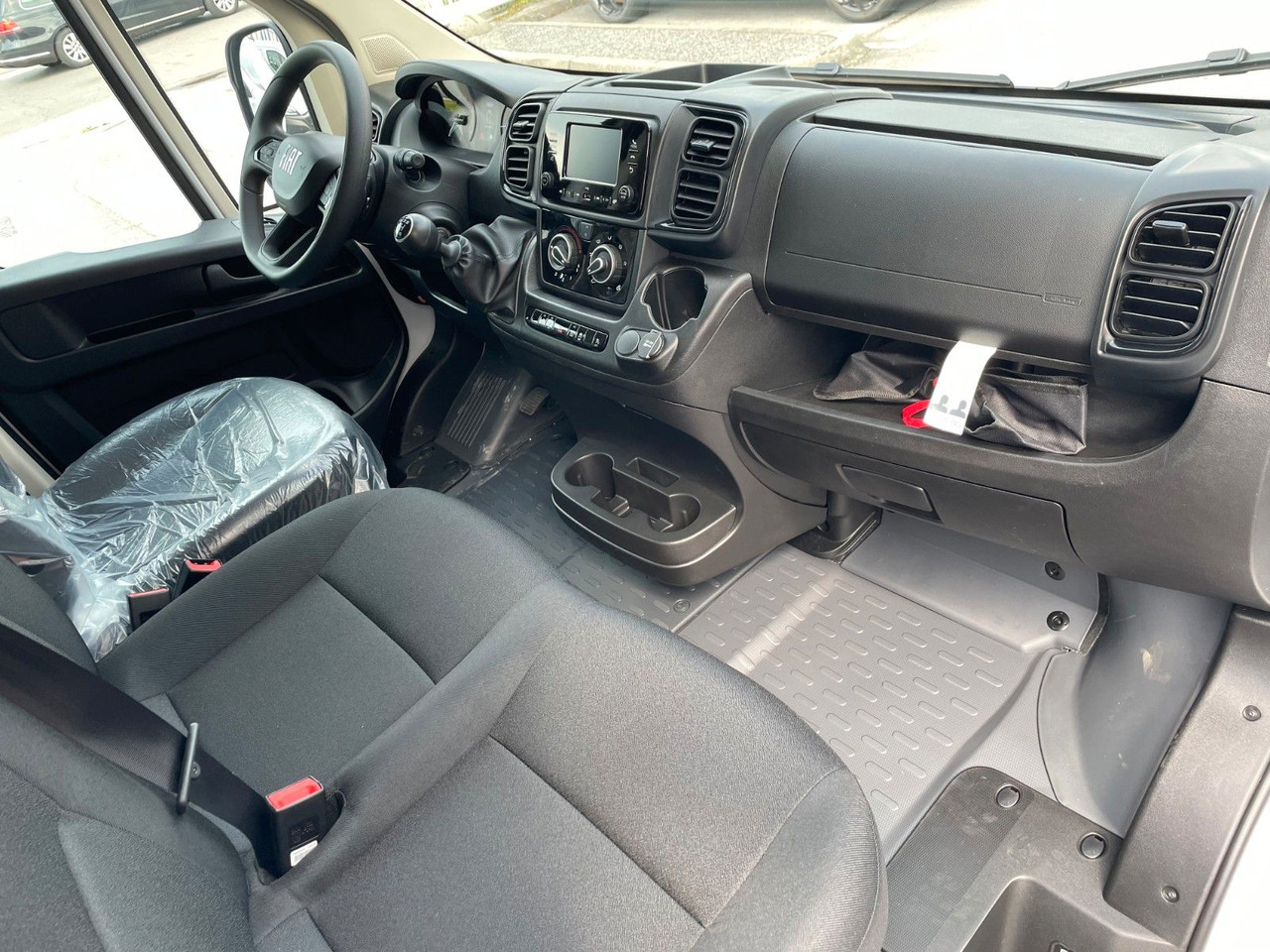 Fiat Ducato S2 Kasten 30L L2H1-120-PS-Lager - Mazs furgons: foto 5 Fiat Ducato S2 Kasten 30L L2H1-120-PS-Lager - Mazs furgons: foto 5