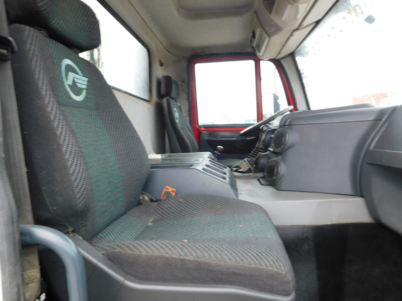 Astra Hd 8444 - Kravas automašīna pašizgāzējs: foto 5 Astra Hd 8444 - Kravas automašīna pašizgāzējs: foto 5