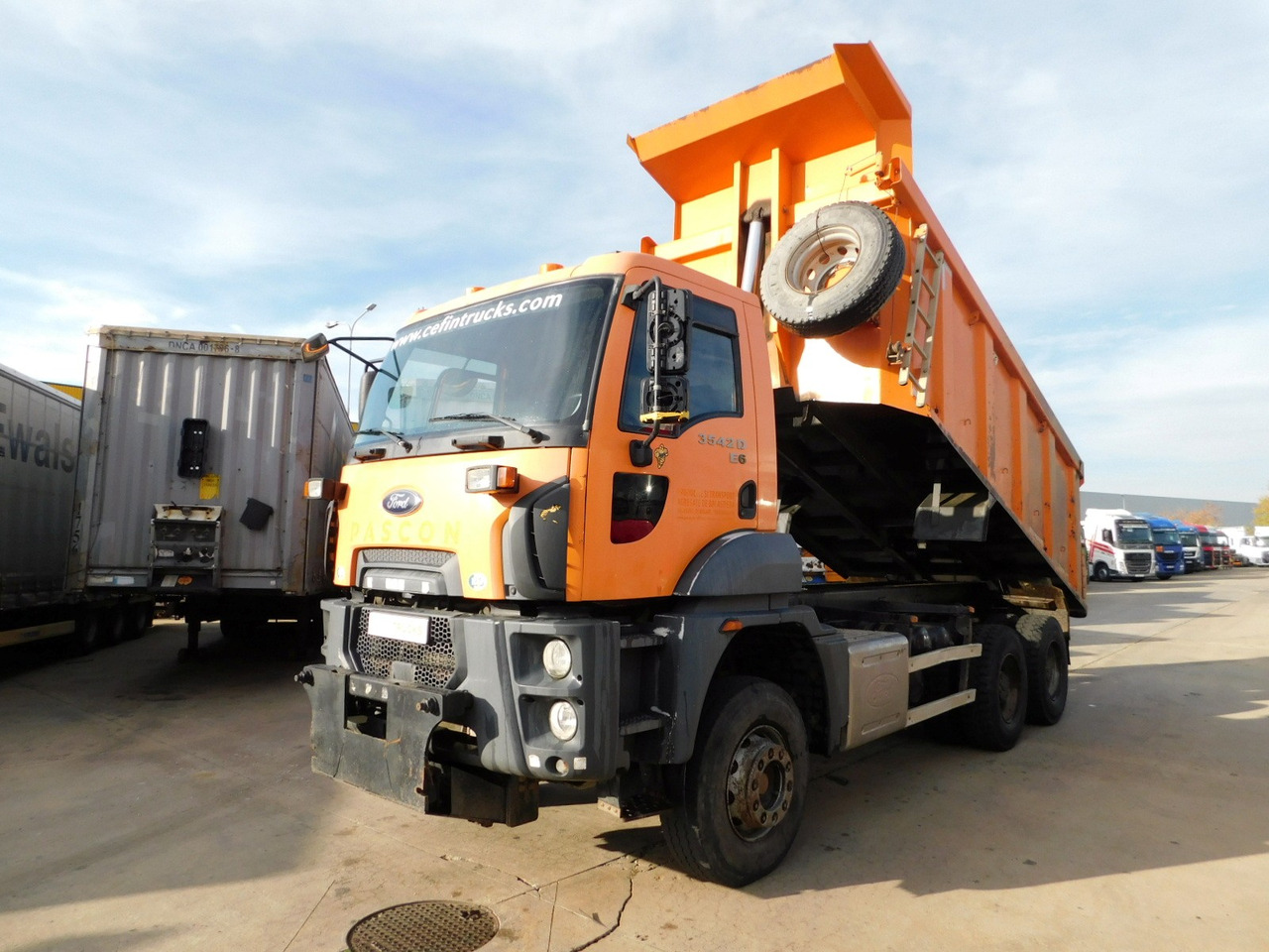 Ford 3542d 6x4 dcab e6 16s2230 - Kravas automašīna pašizgāzējs: foto 1 Ford 3542d 6x4 dcab e6 16s2230 - Kravas automašīna pašizgāzējs: foto 1
