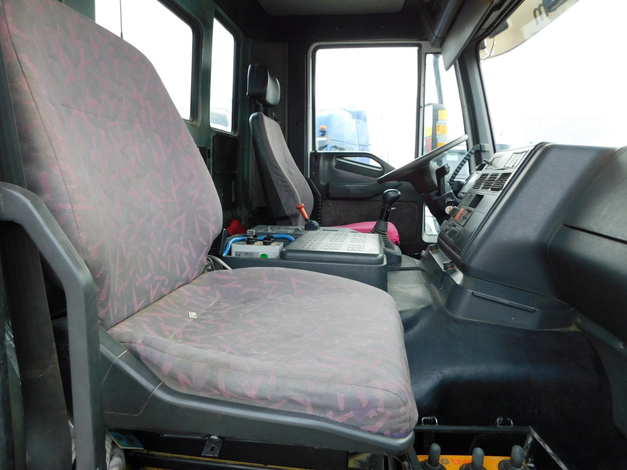 Iveco 410e44h80 - Betonvedējs: foto 5 Iveco 410e44h80 - Betonvedējs: foto 5