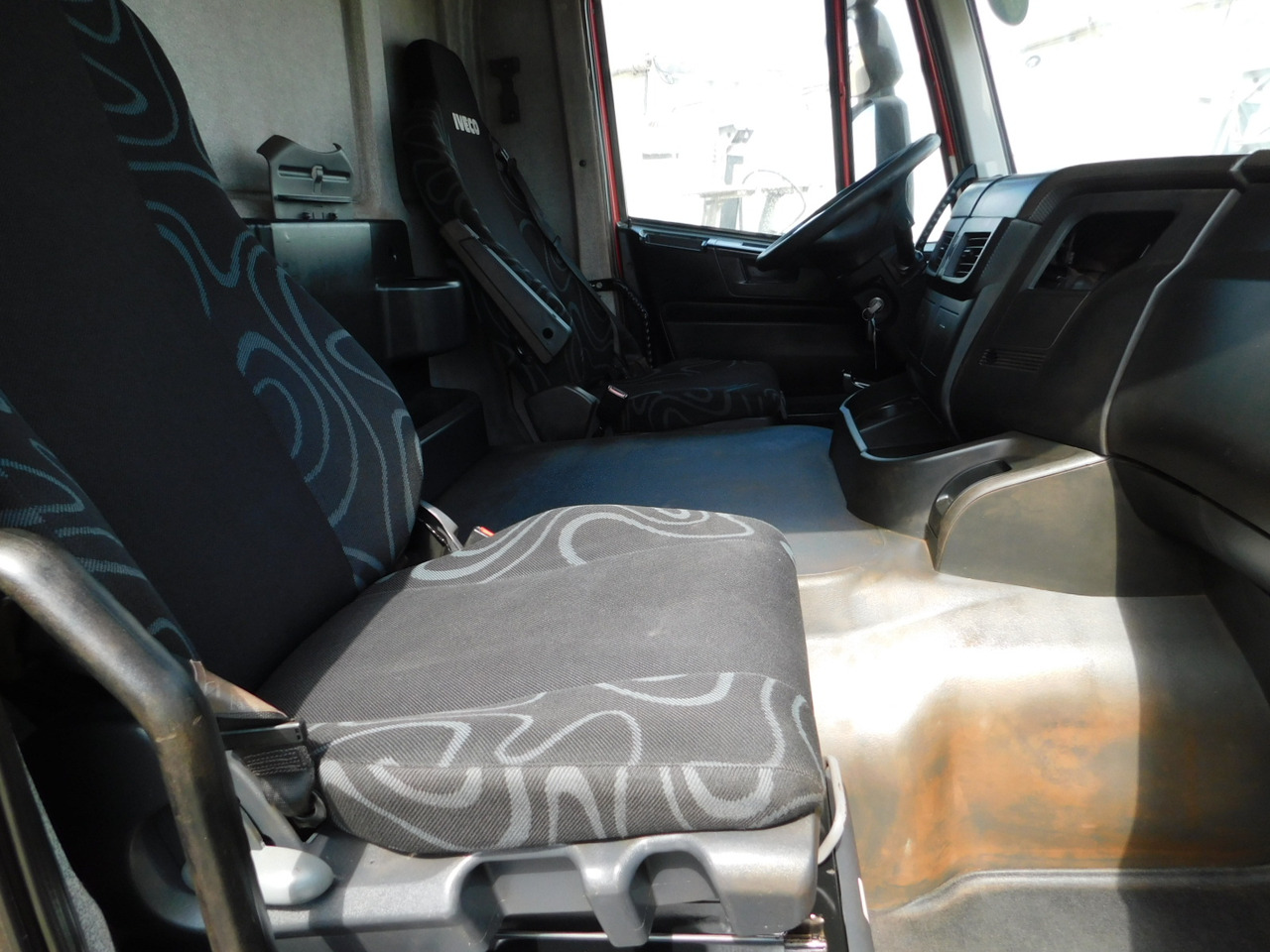 Iveco Trakker 450 - Kravas automašīna pašizgāzējs: foto 5 Iveco Trakker 450 - Kravas automašīna pašizgāzējs: foto 5