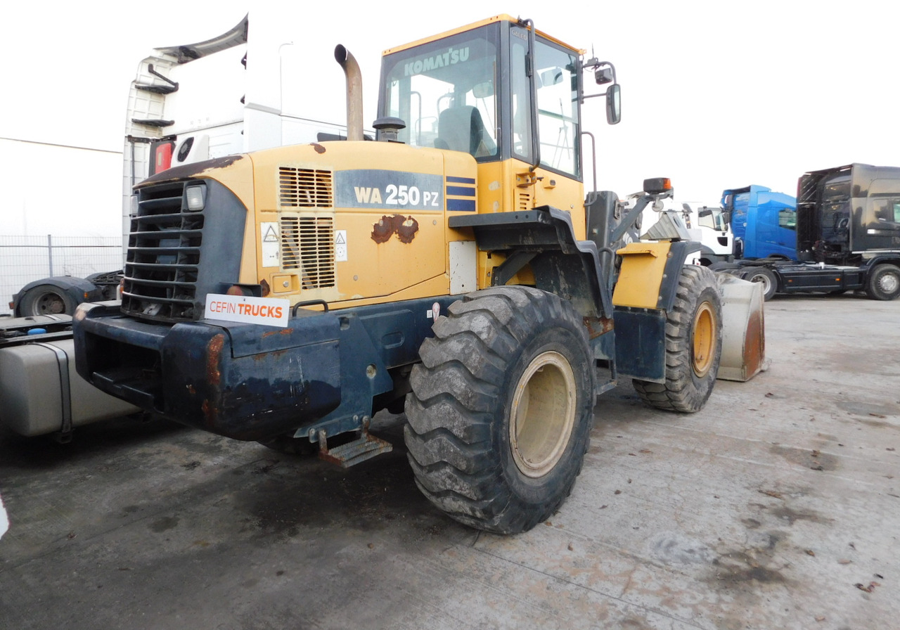 Komatsu Wa250pz 5 - Riteņu iekrāvējs: foto 4 Komatsu Wa250pz 5 - Riteņu iekrāvējs: foto 4