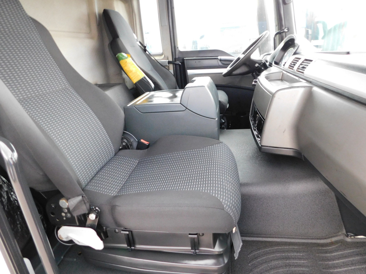 Man Tgs 35480 - Kravas automašīna pašizgāzējs: foto 5 Man Tgs 35480 - Kravas automašīna pašizgāzējs: foto 5