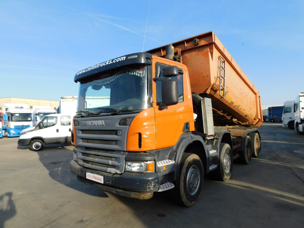 Scania P 420 - Kravas automašīna pašizgāzējs: foto 1 Scania P 420 - Kravas automašīna pašizgāzējs: foto 1