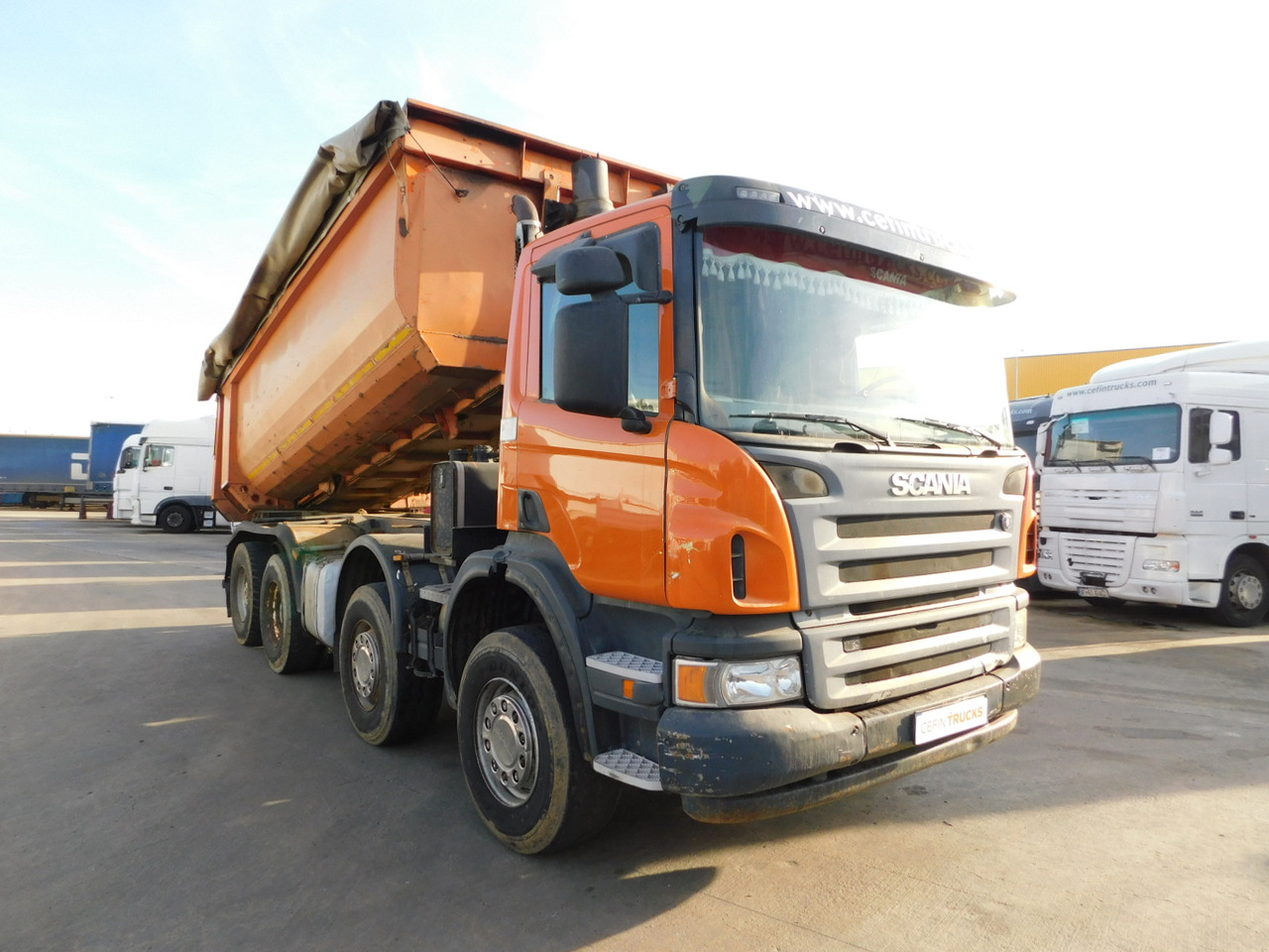 Scania P 420 - Kravas automašīna pašizgāzējs: foto 2 Scania P 420 - Kravas automašīna pašizgāzējs: foto 2