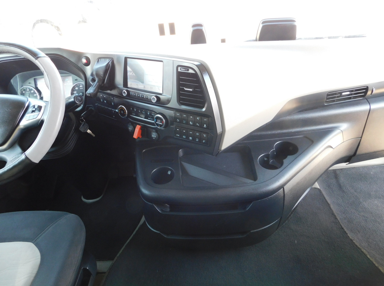 Vilcējs Ford F max 4x2 scab e6 12s2620: foto 7