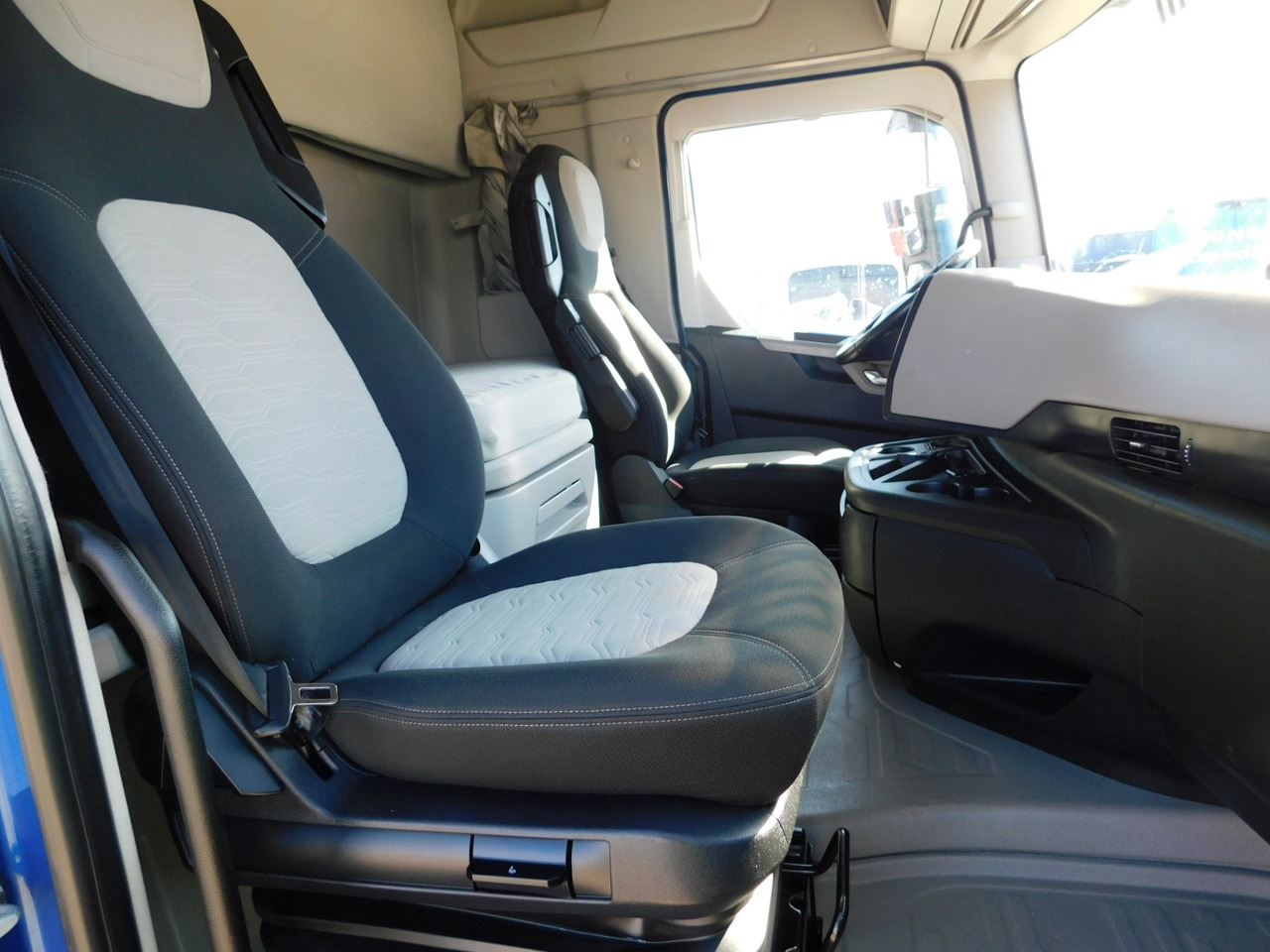 Ford F max 4x2 scab e6 12s2620 - Vilcējs: foto 5 Ford F max 4x2 scab e6 12s2620 - Vilcējs: foto 5