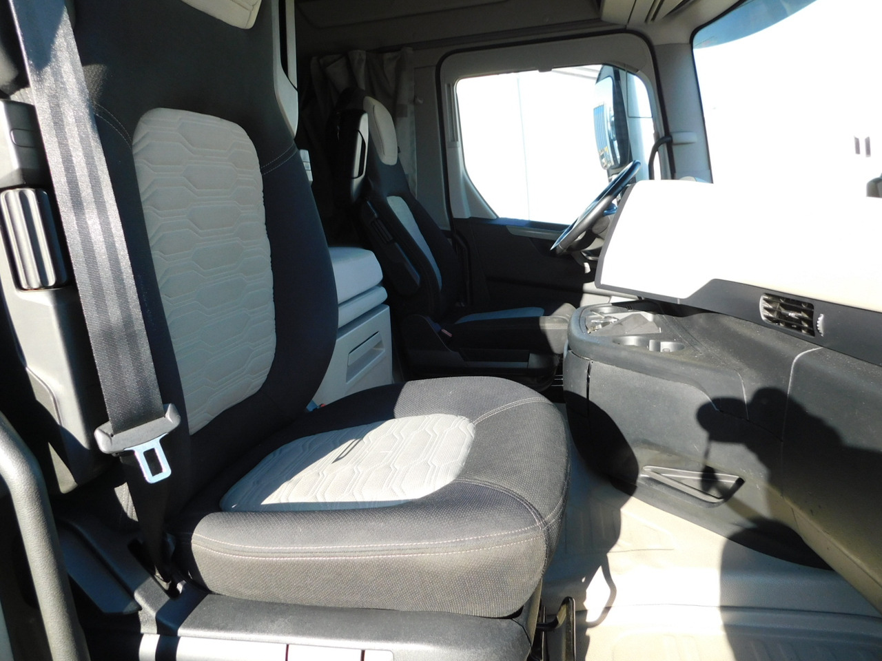 Ford F max ll 4x2 scab e6 12tx2620 - Vilcējs: foto 5 Ford F max ll 4x2 scab e6 12tx2620 - Vilcējs: foto 5