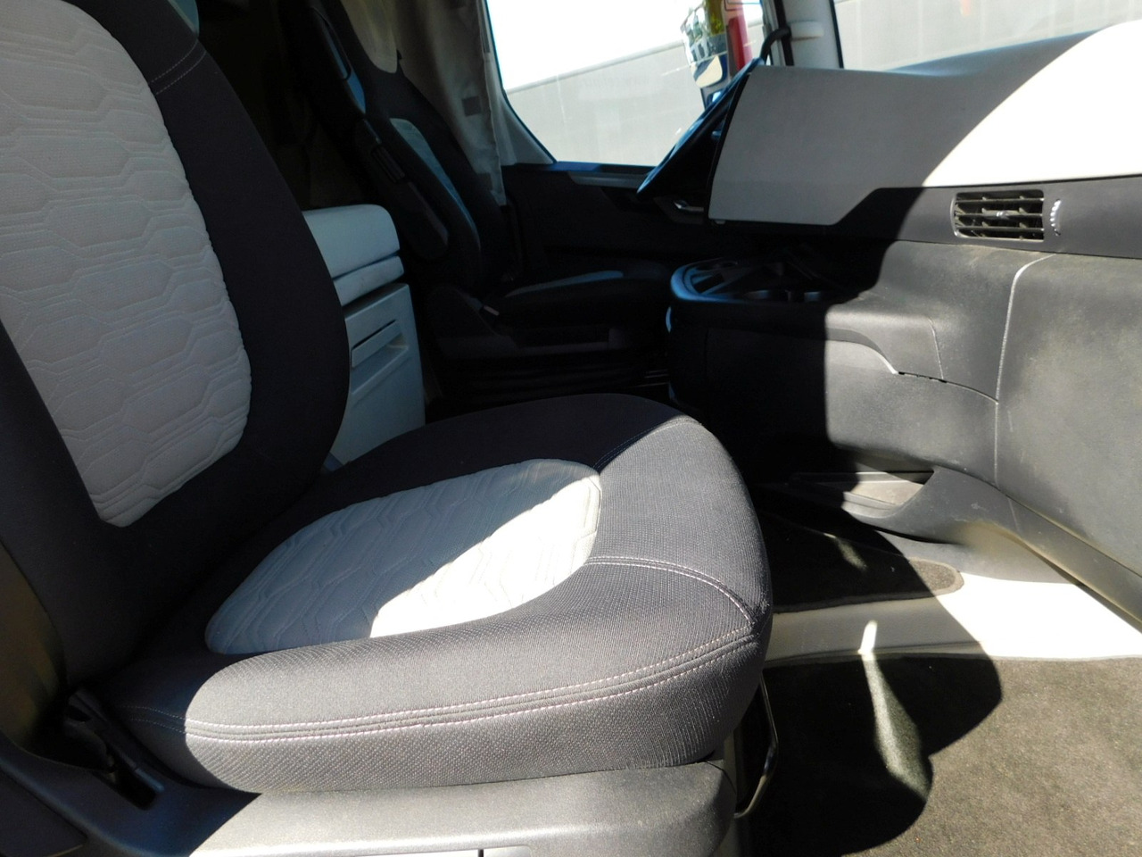 Ford F max ll 4x2 scab e6 12tx2620 - Vilcējs: foto 5 Ford F max ll 4x2 scab e6 12tx2620 - Vilcējs: foto 5