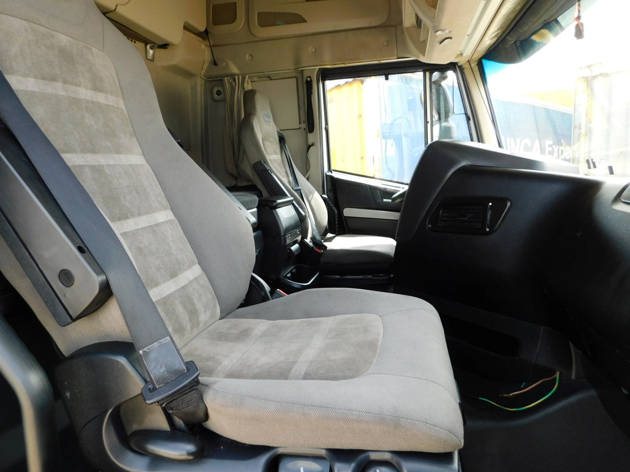 Iveco As440tp - Vilcējs: foto 5 Iveco As440tp - Vilcējs: foto 5
