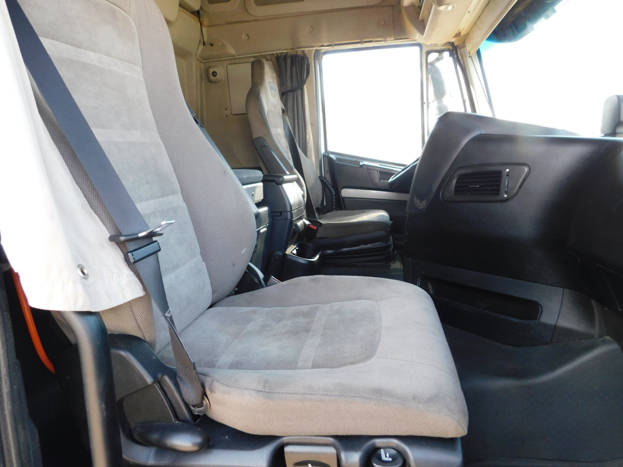 Iveco As440tp - Vilcējs: foto 5 Iveco As440tp - Vilcējs: foto 5