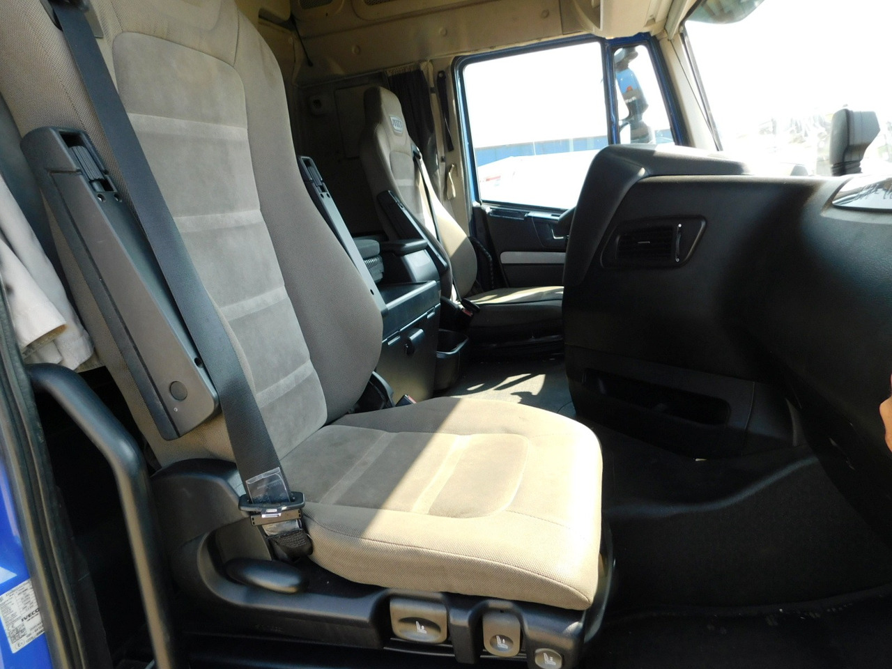 Iveco As440tp - Vilcējs: foto 5 Iveco As440tp - Vilcējs: foto 5