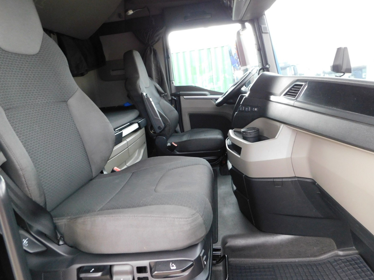 Man Tgx 18470 - Vilcējs: foto 5 Man Tgx 18470 - Vilcējs: foto 5