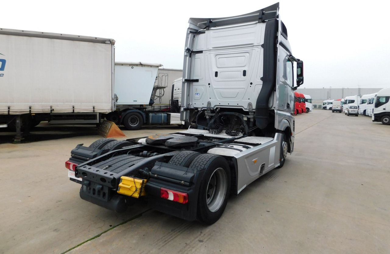 Mercedes Actros - Vilcējs: foto 3 Mercedes Actros - Vilcējs: foto 3