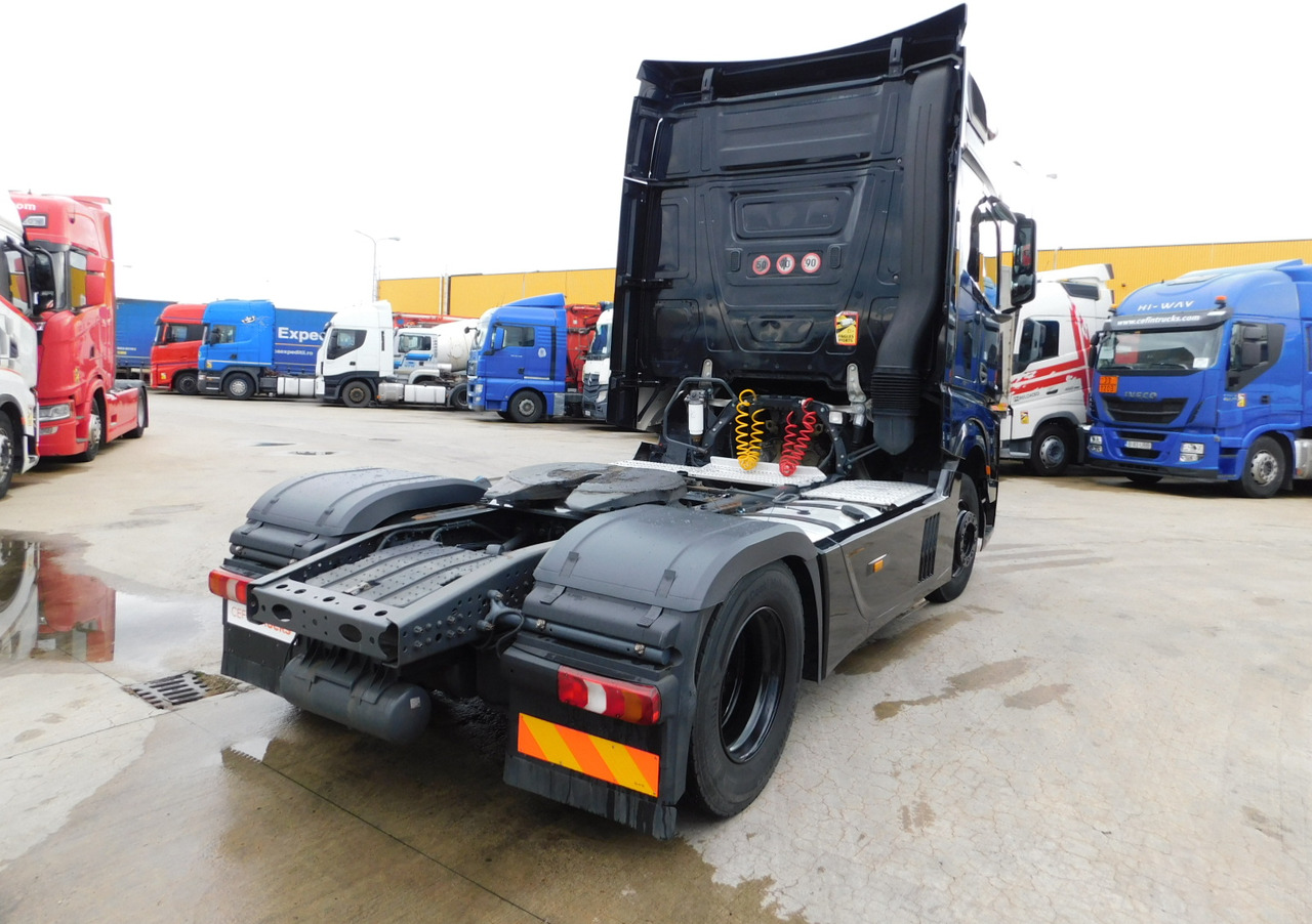 Mercedes Actros - Vilcējs: foto 3 Mercedes Actros - Vilcējs: foto 3