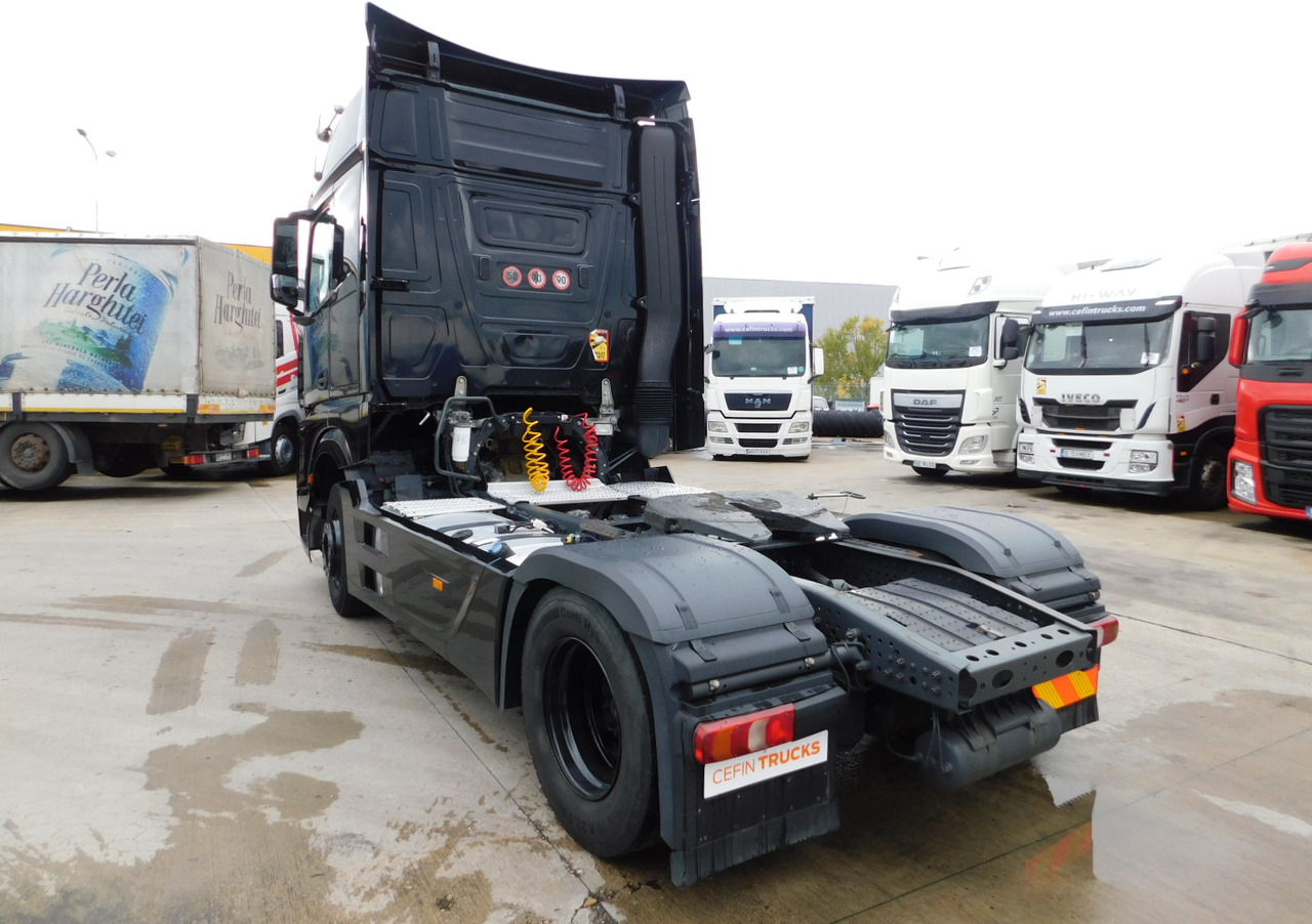 Mercedes Actros - Vilcējs: foto 4 Mercedes Actros - Vilcējs: foto 4