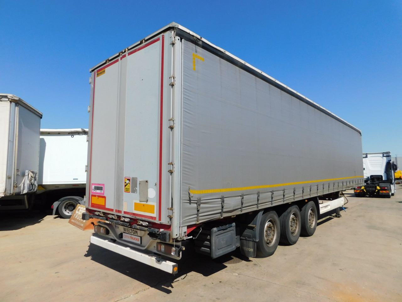 Wielton Ns3k - Tenta puspiekabe: foto 3 Wielton Ns3k - Tenta puspiekabe: foto 3