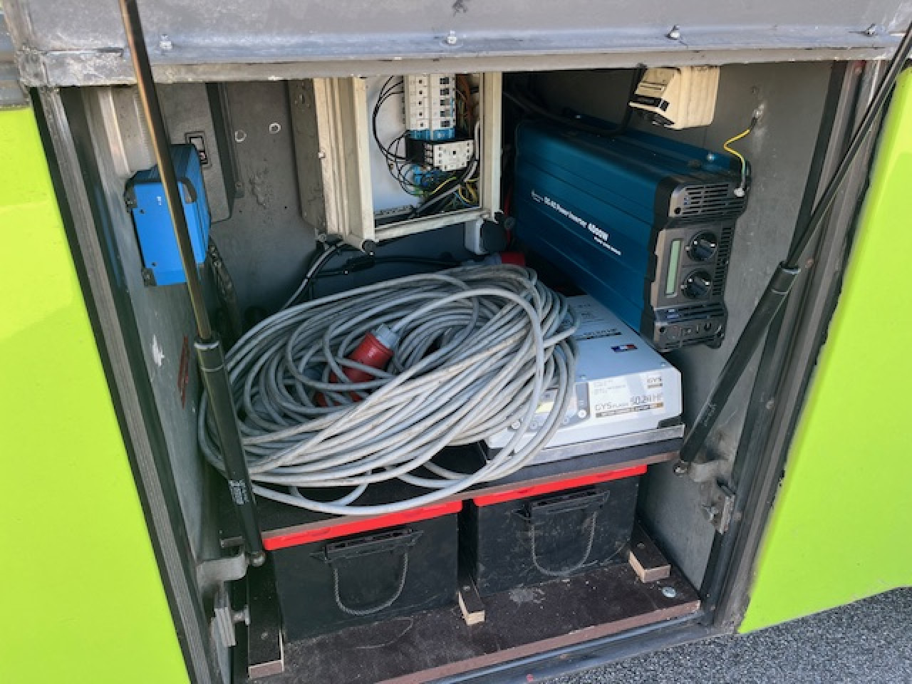 NEOPLAN N316 Ü - Koferenz-, Ausstellungsbus - Wohnmobil - Autobuss: foto 3 NEOPLAN N316 Ü - Koferenz-, Ausstellungsbus - Wohnmobil - Autobuss: foto 3