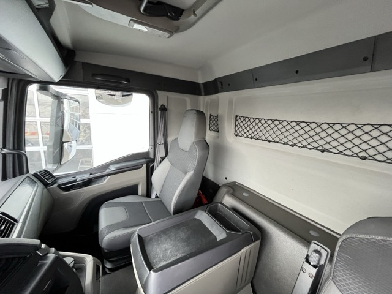 MAN TGS 26.360 6x2-4 LL Euro6 Klima AHK Luftfeder - Šasija kravas automašīna: foto 3 MAN TGS 26.360 6x2-4 LL Euro6 Klima AHK Luftfeder - Šasija kravas automašīna: foto 3