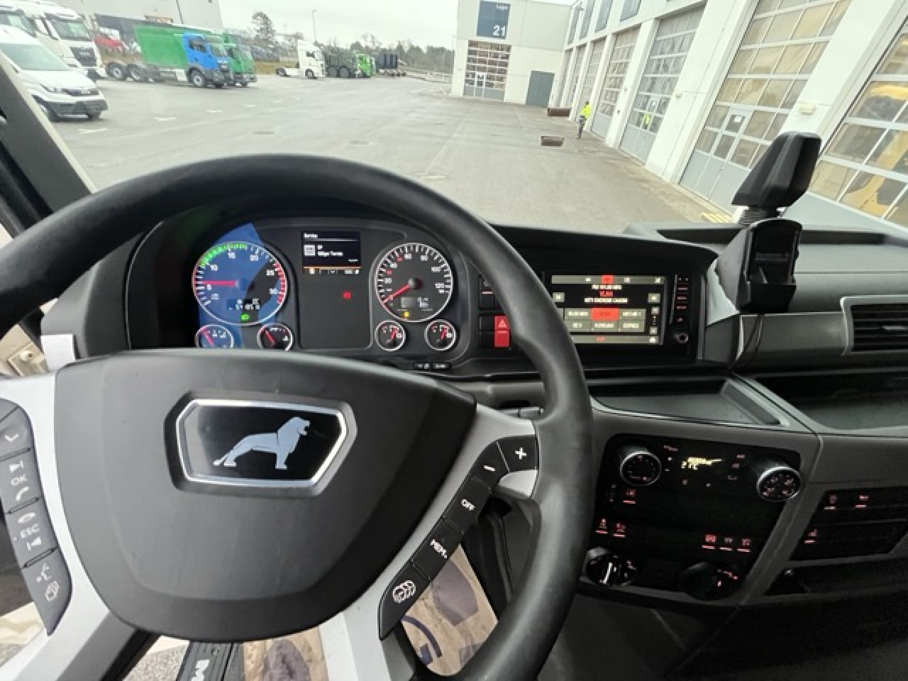 MAN TGX 18.460 4x4H BLS Euro6 Klima Luftfeder ZV - Vilcējs: foto 4 MAN TGX 18.460 4x4H BLS Euro6 Klima Luftfeder ZV - Vilcējs: foto 4