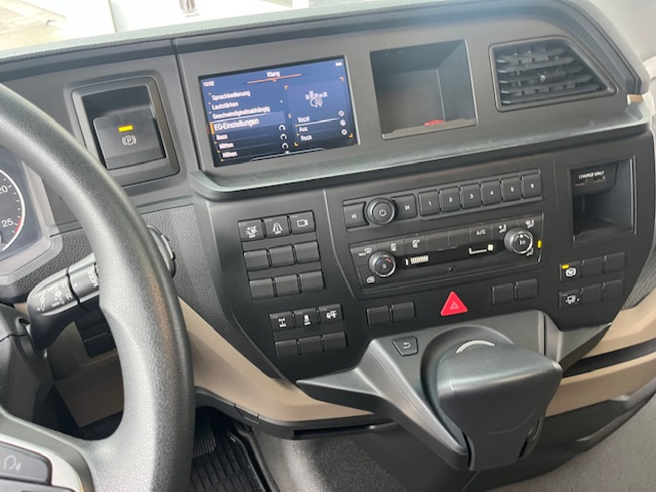 MAN TGX 18.470 4x2 BLS Euro6 Retarder Klima Luftfeder - Vilcējs: foto 4 MAN TGX 18.470 4x2 BLS Euro6 Retarder Klima Luftfeder - Vilcējs: foto 4