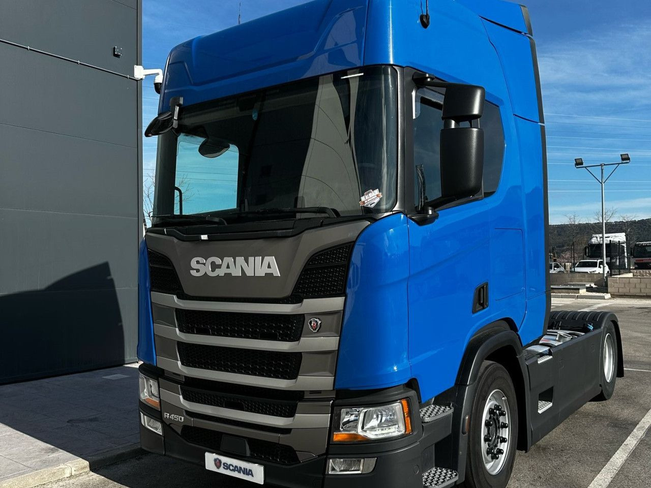 Scania R 450 - Vilcējs: foto 1 Scania R 450 - Vilcējs: foto 1