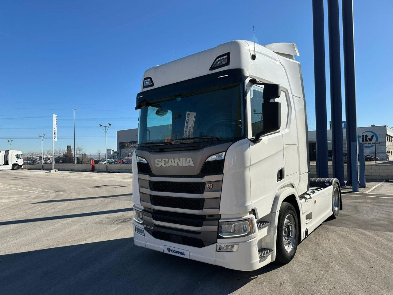 Scania R 460 - Vilcējs: foto 5 Scania R 460 - Vilcējs: foto 5