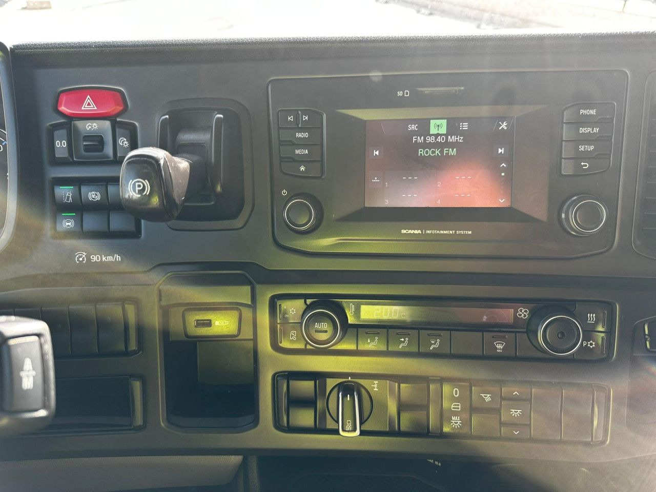 Vilcējs Scania S 450: foto 8