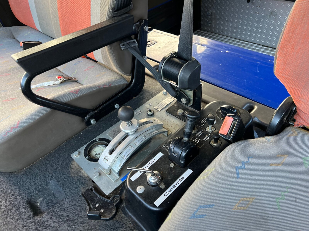 120-23 AW 4x4 Doka 120-23 AW 4x4 Doka, V8-Motor, Mannschaftswagen 16 Sitze, Seilwinde - Ugunsdzēsēju mašīna: foto 3 120-23 AW 4x4 Doka 120-23 AW 4x4 Doka, V8-Motor, Mannschaftswagen 16 Sitze, Seilwinde - Ugunsdzēsēju mašīna: foto 3
