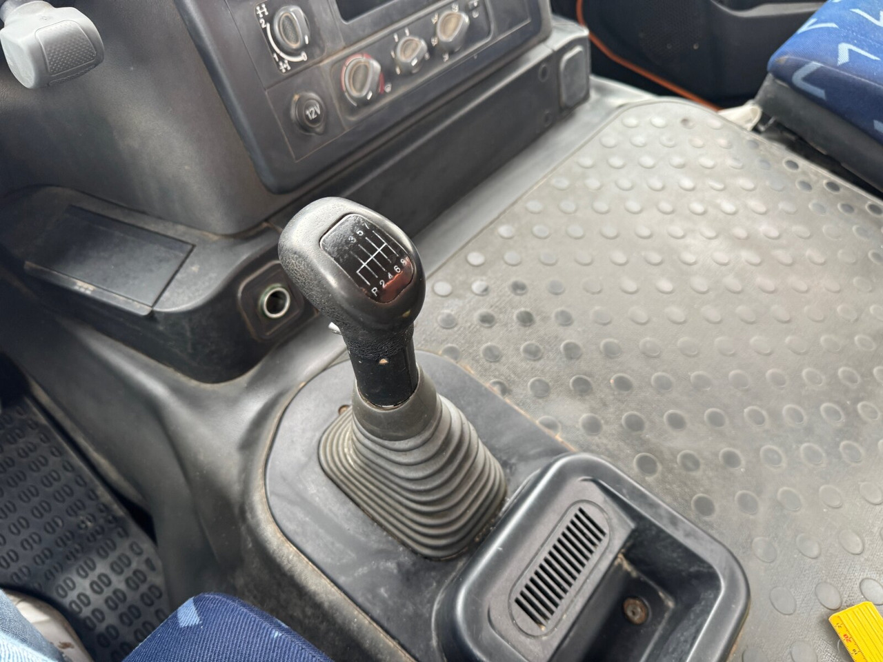 AD260T41 6x4 AD260T41 6x4, EEV - Kravas automašīna pašizgāzējs: foto 5 AD260T41 6x4 AD260T41 6x4, EEV - Kravas automašīna pašizgāzējs: foto 5