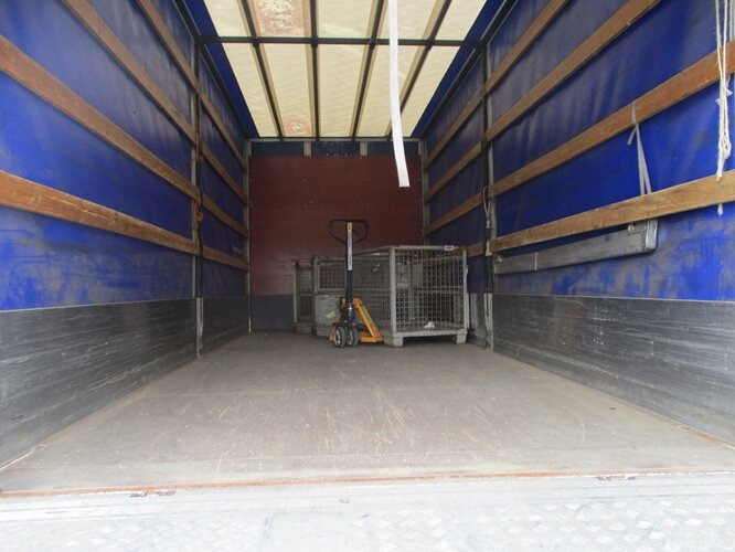 DAF DAF AE 45.150 LF Plane Spriegel LBW DAF AE 45.150 LF 4x2, Plane Spriegel LBW - Kravas automašīna ar tentu: foto 3 DAF DAF AE 45.150 LF Plane Spriegel LBW DAF AE 45.150 LF 4x2, Plane Spriegel LBW - Kravas automašīna ar tentu: foto 3