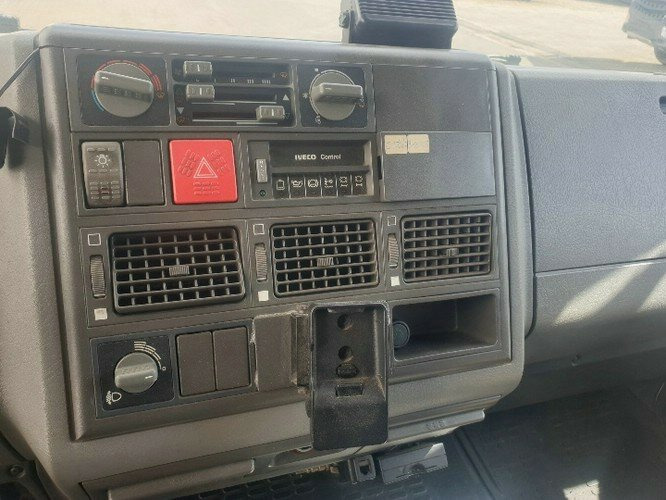 Euro Cargo ML 75E14 4x2 Euro Cargo ML 75E14 4x2 Getränkewagen, 6-Zylinder-Motor - Kravas automašīna ar slēgto virsbūvi: foto 3 Euro Cargo ML 75E14 4x2 Euro Cargo ML 75E14 4x2 Getränkewagen, 6-Zylinder-Motor - Kravas automašīna ar slēgto virsbūvi: foto 3